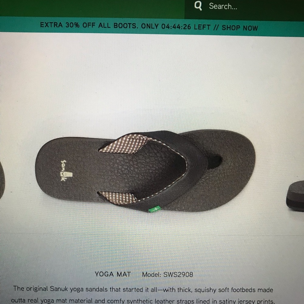 Yoga mat Sanuk flip flops